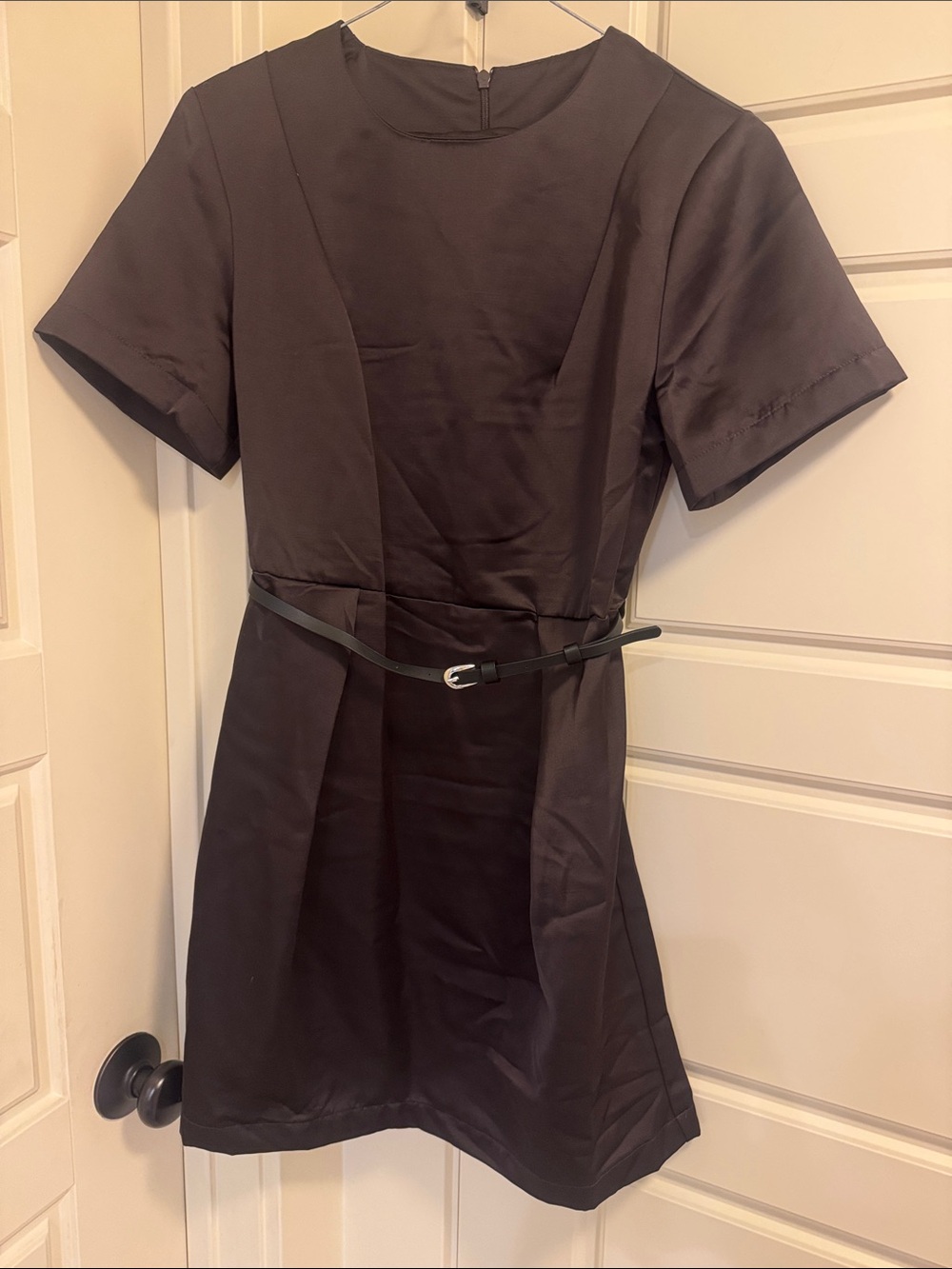 H&M Brown Short-Sleeve Shift Dress with Slim Belt